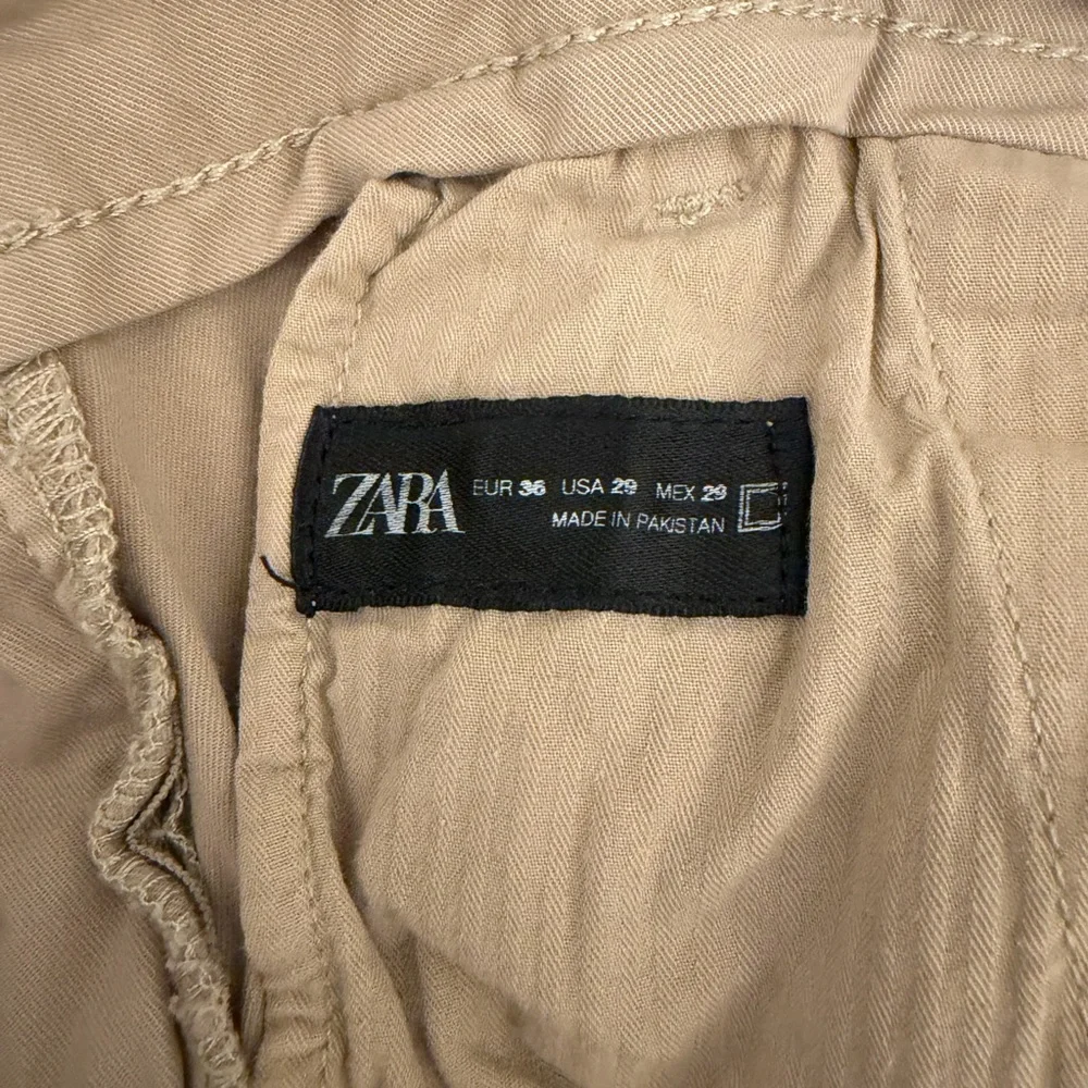 Zara Men's Chino Pants in Light Tan